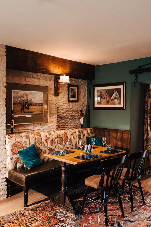 Cat And Custard Pot Inn Shipton Moyne Exterior foto