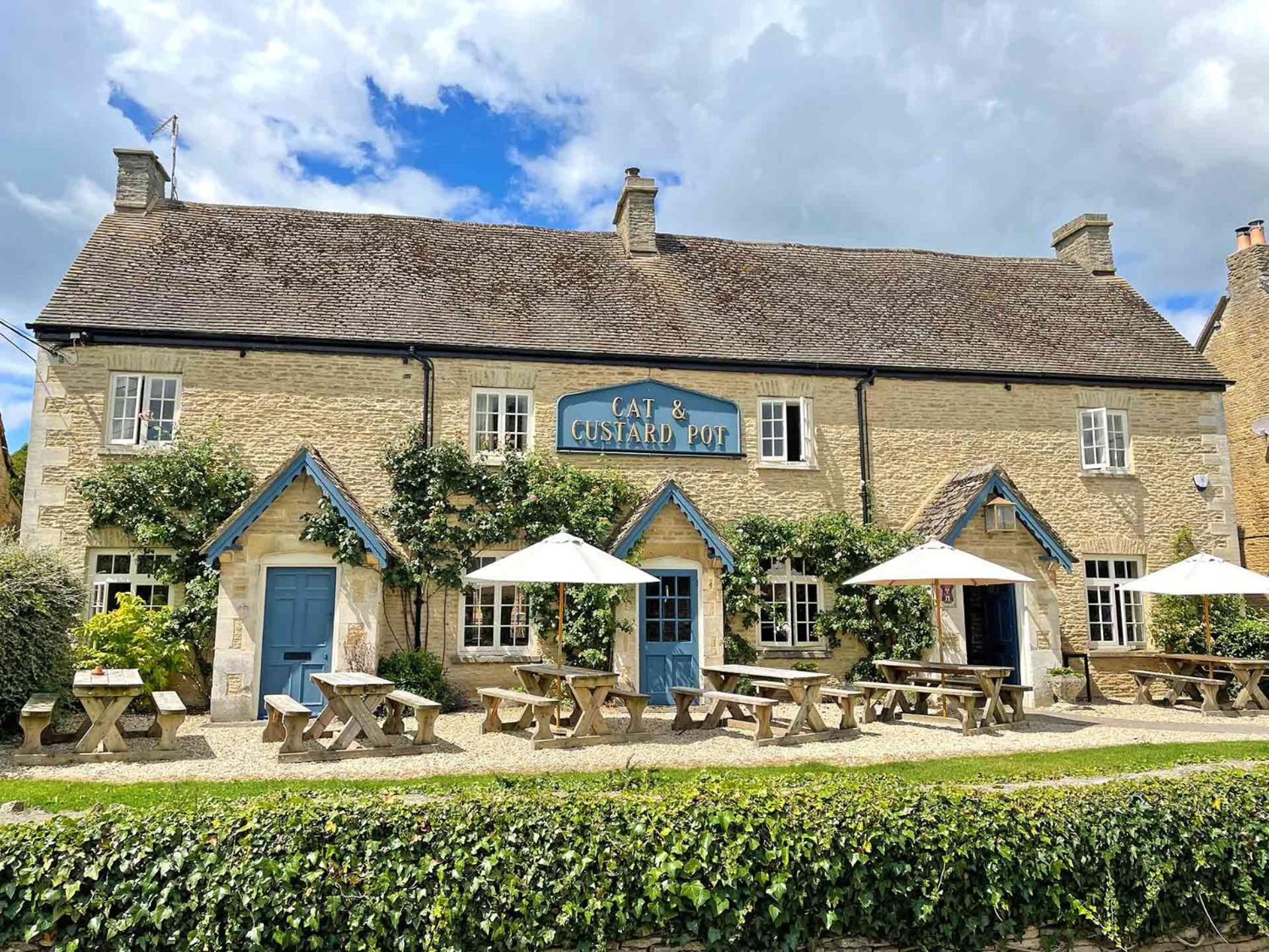 Cat And Custard Pot Inn Shipton Moyne Exterior foto